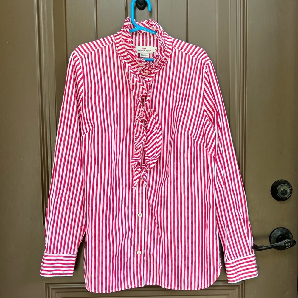 Vineyard Vines button down shirt